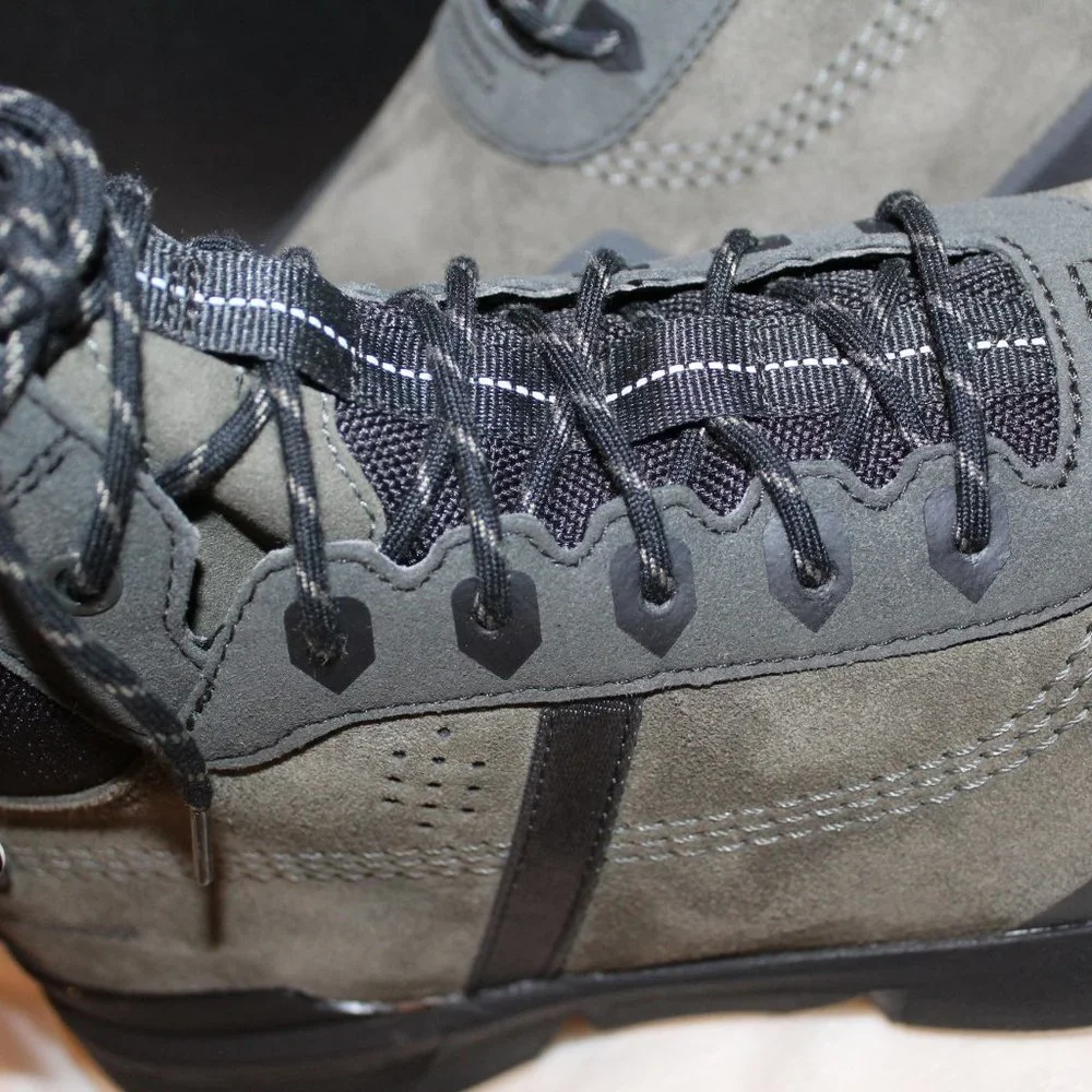 NIB SOREL‎ MEN'S WATERPROOF KINETIC SNEAKER HIKING WINTER BOOTS GREEN GRAY 10.5
